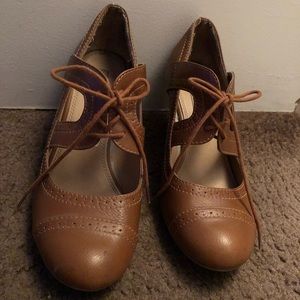 Oxford style heels vintage